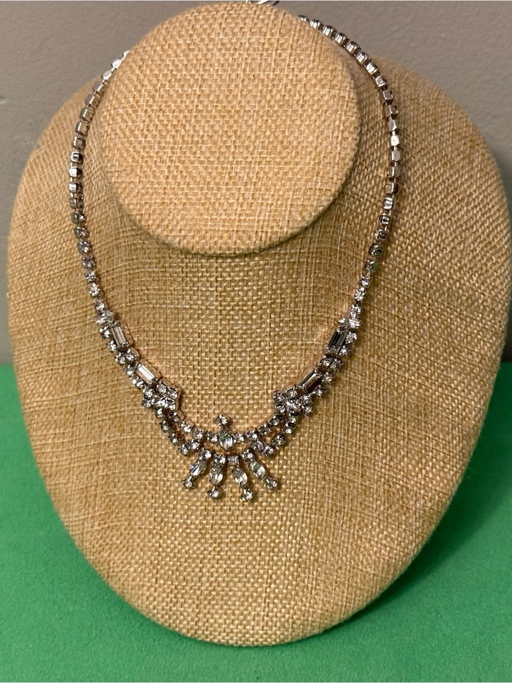 Vintage Rhinestone Crystal Statement Necklace in Silver - Elegant Sparkle